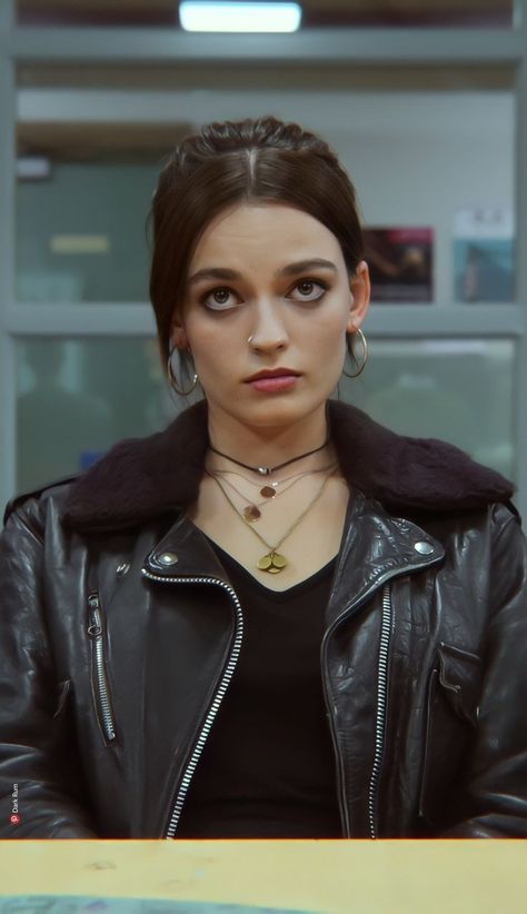 Maeve Wiley, Emma Mackey, Home Ideas, Leather Jacket, Education, Nails, Leather, Black