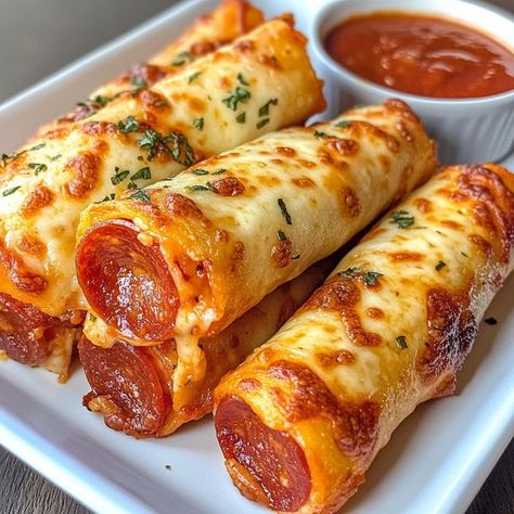 Pizza Meatloaf, Pepperoni Pizza Rolls, Pepperoni Rolls, Pizza Roll, Mozzarella Recipes, Food Tech, Pizza Flavors, Sweet Dishes Recipes, Slices Recipes