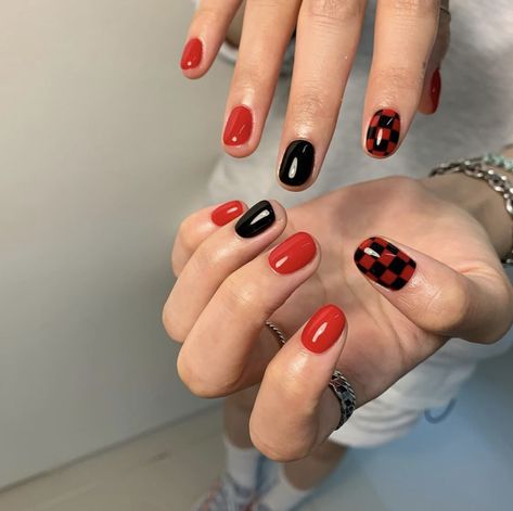 Red Black Short Nails, Black And Red Gel Nails Short, Red Design Short Nails, Red And Black Checkered Nails, Black Red Nails Short, Short Nail Designs Black And Red, Lesbian Nails Two Short, Black And Red Nails Ideas Short, Black And Red Manicure