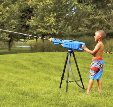 Water Cannon: A Giant Squirt Gun on a Tripod Monster Water, Water Cannon, Star Wars Droids, Unique Gadgets, Water Toys, Cool Gadgets To Buy, Cool Gadgets, Tree House, Tripod