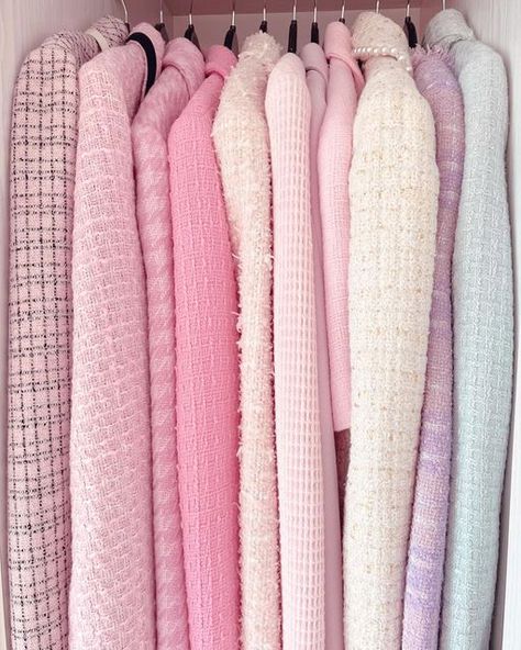 Blair Waldorf Chanel, Pink Princess Aesthetic, Closet Organisation, Zara Tweed, Pink Tweed, Chanel Inspired, Pink Aura, Pearl Details, Pink Life