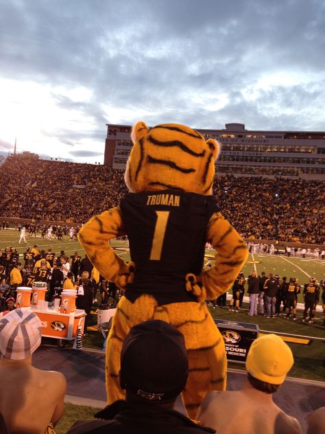 Truman! University of Missouri University Of Missouri Columbia, Mizzou Aesthetic, Mizzou Campus, Academic Victim, Missouri University, Cheer Photo, College Vision Board, Mizzou Tigers, Lincoln University