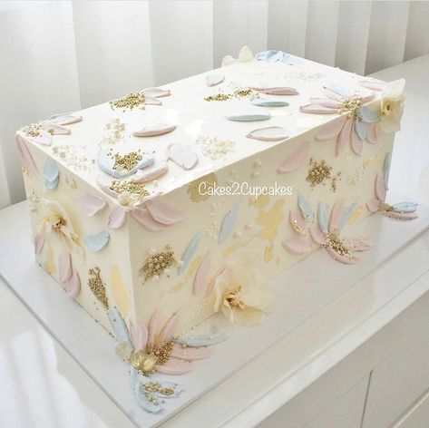 White And Gold Sheet Cake, Square Cake Decorating, Sheet Cake Ideas, Sheet Cakes Decorated, Square Birthday Cake, Baby Shower Sheet Cakes, Modern Birthday Cakes, Bolo Vintage, Shower Flowers