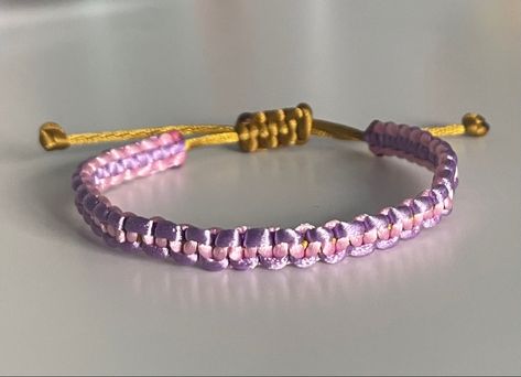 square knot bracelet Square Knot Bracelet Ideas, Tangled Bracelet, Square Knot Bracelet, Square Knot Bracelets, Knot Bracelets, Bracelet Inspo, Rat Tail, Diy Friendship Bracelets Patterns, Square Knot