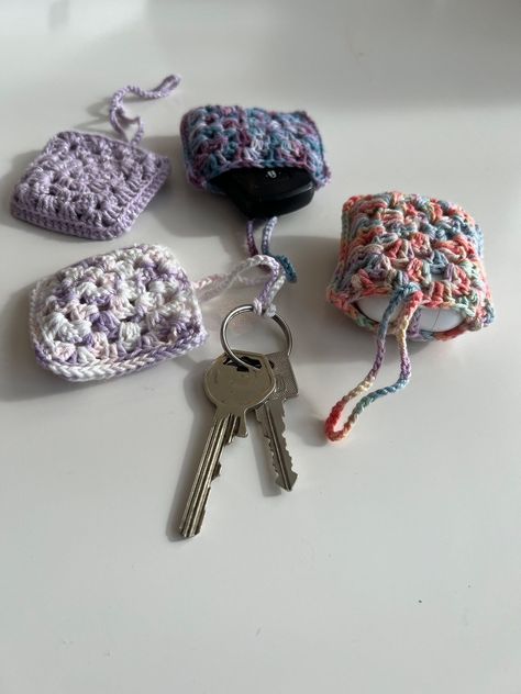 Crochet Key Pouch, Crochet Bag Charm Pouch, Airpods Crochet Case, Crochet Headphone Case, Small Crochet Pouch, Crochet Small Pouch, Crochet Airpods Case, Crochet Small Bag, Cute Airpods