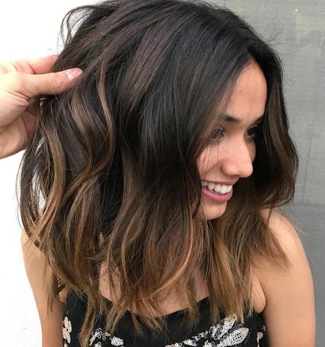 Subtle Caramel Balayage For Brunettes Dark Brown Caramel Balayage, Short Brunette Hair, Caramel Balayage, Caramel Hair, Ombré Hair, Hair Balayage, Effortless Hairstyles, Hair Color Balayage, Ash Blonde