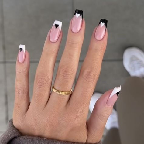 Glossy Nail Designs, Nail Colors Blue, Cute Valentines Nails Short, Matte And Glossy Nails, Blue Nails Spring, Summer Blue Nails, Beach Nail, Simple Gel Nails, Girly Acrylic Nails