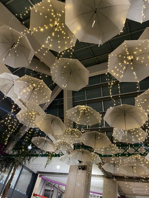 Umbrella Theme Decoration, Umbrella Themed Party, A Night In The City Theme, La La Land Party Decorations, Cloud Wedding Decor, Rain Themed Party, City Of Lights Prom, Rain Theme Party, City Prom Theme