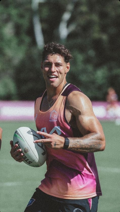 Jordan Riki, Hot Rugby Players, Rugby Boys, Brisbane Broncos, Rugby Men, Man Crush Monday, New Boyfriend, Rugby Players, Rugby League