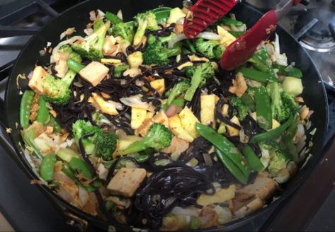 Black Rice Noodles Recipe, Rice Noodles Recipes, Rice Noodles Recipe, Thai Recipes Noodles, Soy Tofu, Rice Noodle Recipes, Healthy Noodles, Noodles Recipes, Pad Thai Noodles