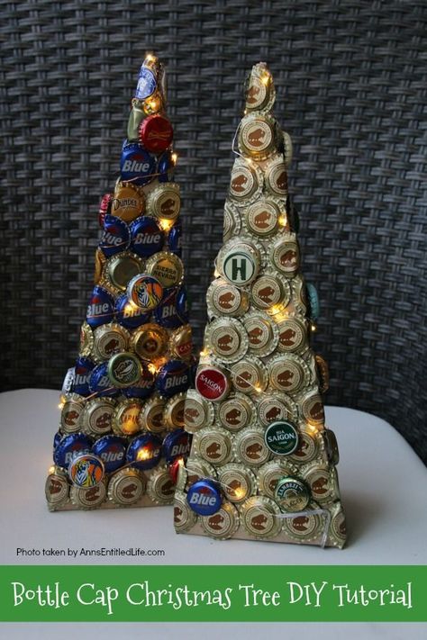 Bottle Cap Christmas Tree DIY Tutorial. Follow the step by step instructions in this Bottle Cap Christmas Tree DIY Tutorial to make a lighted bottle cap Christmas tree. Use your pop caps or beer caps to make this unique, and beautiful, holiday craft! Beer Bottle Caps Crafts Christmas, Beer Cap Ornaments Diy, Bottle Cap Ornaments Christmas, Bottle Cap Christmas Crafts, Beer Can Christmas Tree, Beer Cap Crafts Diy, Beer Cap Projects, Bottle Cap Ornaments, Beer Crafts