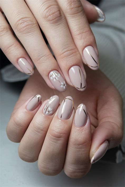 Discover the beauty of oval short nail ideas that blend modern elegance with effortless style. This chic nail design features soft curves, perfect for adding a touch of sophistication to your everyday look. With versatile color options, you can easily transition from casual outings to glamorous events. Get inspired to express your creativity and enjoy the comfort of short nails, all while keeping it classy! Classy Oval Nails, Soft Gel Design, Short Nail Ideas, Short Round Nails, Chic Nail Designs, Soft Gel Nails, Gel Designs, Short Nail, Round Nails