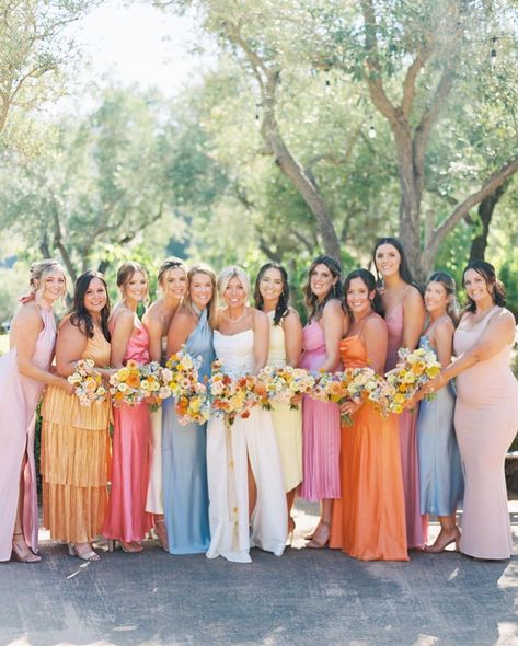 Garden Inspired Wedding Dress, Colorful Garden Wedding Bridesmaid, Braidsmaid Dress Ideas, Colorful Wedding Isles, Wildflower Centerpiece Wedding Simple, Colorful Wedding Palettes, Colorful Spring Bridesmaid Dresses, Multi Color Spring Wedding, Wedding Colors Fuschia