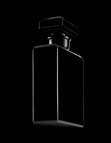 Product Outline Black Background Product Photography, Black Perfume Bottle, Black Studio, Black Perfume, Rim Light, Perfume Photography, 광고 디자인, Cosmetics Photography, Still Life Photographers