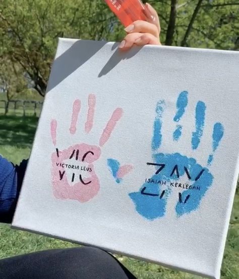 Handprint Couple Painting, Couple Handprint Canvas, Couples Handprint Painting, Couples Art Project, Handprint Painting, Couple Crafts, Handprint Gifts, Baby Milestones Pictures, Friend Crafts