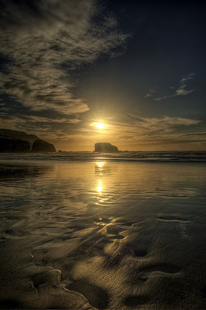 Perranporth Beach, Camping Cornwall, Camping France, Beach Cornwall, Devon And Cornwall, Cornwall England, Camping Lights, British Isles, Beautiful Sky