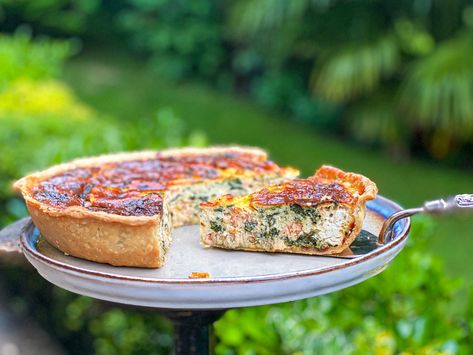 Smoked Salmon, Spinach, Ricotta And Dill Cheats-Quiche Salmon Ricotta Recipes, Salmon Ricotta, Recipes Using Ricotta, Things To Eat For Breakfast, Using Ricotta Cheese, Ricotta Quiche, Recipes Using Ricotta Cheese, Recipe Using Ricotta, Spinach Cake