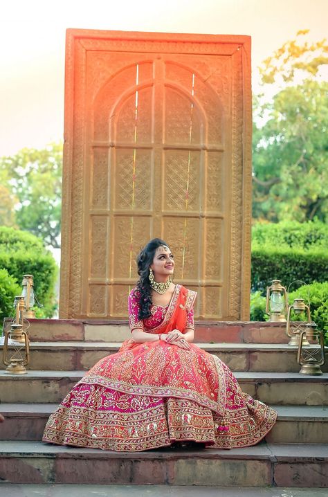 Photo of Coral Pink and Orange Bridal Lehenga with Zardozi Work Bridel Lehngas, Orange Bridal Lehenga, Indian Dulhan, Orange Ideas, Closeup Pic, Pink Bridal Lehenga, Orange And Pink Wedding, Orange Lehenga, Bridal Lengha