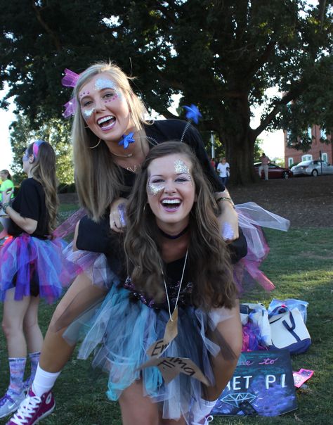 Clemson ADPi - Bid Day 2015 - ADPi is Out of This World! Space Pep Rally, Pep Rally Outfits, Out Of This World Theme Outfit, School Spirit Week, School Spirit Days, Spirit Days, Football Dress, Face Decoration, Cheer Posters