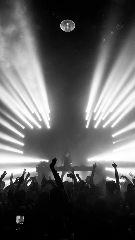 Martin Garrix Wallpaper ➕❌ Martin Garrix Wallpaper, Martin Garrix Concert, Martin Garrix Show, Supreme Wallpaper Hd, Concert Lights, Electronic Music Festival, Cool Optical Illusions, Electro Music, The Martin