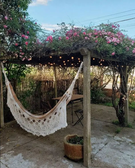 Backyard Seating Area, Backyard Seating, Wooden Pergola, Wooden Structure, Yard Project, Garden Yard Ideas, Outdoor Decor Backyard, Side Yard, Dream Backyard