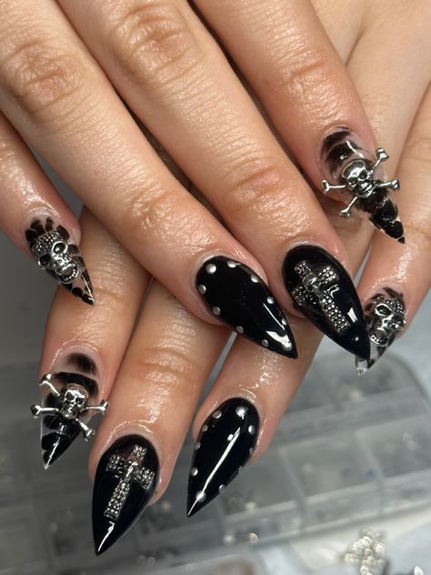 Snow Globe Nails, Nails Emo, Emo Nails, Sliver Nails, Teen Nails, Ten Nails, Emo Style, Band Nails, Pointy Nails