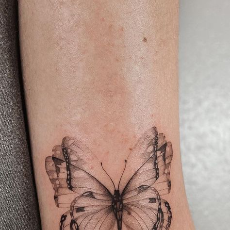 ❊ fineline tattooer ❊ on Instagram: "Illusion butterfly🤍" Domino Effect Tattoo, Tattoo Spooky, White Ink Tattoo, Domino Effect, Butterfly Tattoos, Weird Tattoos, Art Tattoos, June 15, Butterfly Tattoo