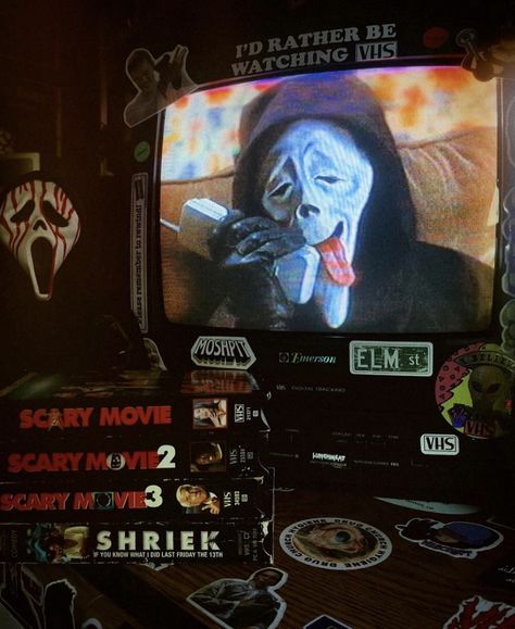 Horror Movie Widgets Aesthetic, 90s Horror Aesthetic Room, Horror Movie Fall Aesthetic, Halloween Vhs Aesthetic, Horror Vhs Aesthetic, Horror Bedroom, Horror Movie Decor, Horror Vibes, 90s Horror