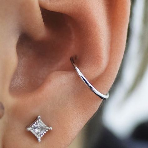 Conch Piercing Men, Piercings Men, Piercing Styles, Piercing Men, Conch Ring, Conch Piercings, Piercing Conch, Helix Ring, Types Of Ear Piercings