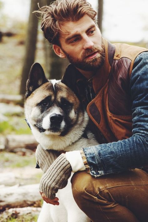 Man’s best friends, his beard and his dog. Dog Photoshoot, Travis Fimmel, Beard Styles For Men, Mens Fashion Rugged, V Magazine, Man And Dog, Charlie Hunnam, Appaloosa, Quarter Horse