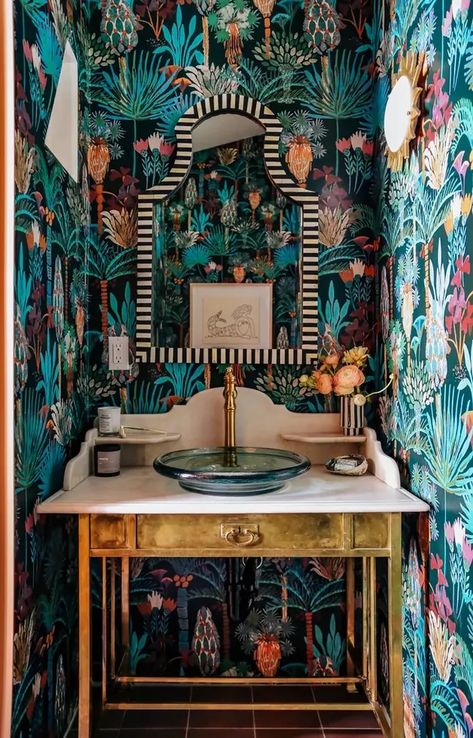 Jungle Art Wallpaper, Funky Guest Bathroom, Miami Decor Interior Design, Casa Casuarina, Maximalist Bathroom, Phoenix Wallpaper, Justina Blakeney, Art Deco Bathroom, Quality Wallpaper