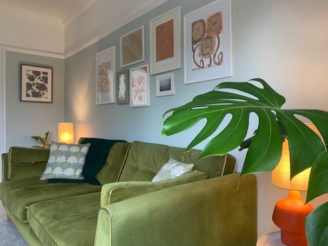 Olive Green Sofa, Green Couch Living Room, Blue Walls Living Room, Light Blue Walls, Green Couch, Cosy Living, Cosy Living Room, Green Sofa, Living Room Green