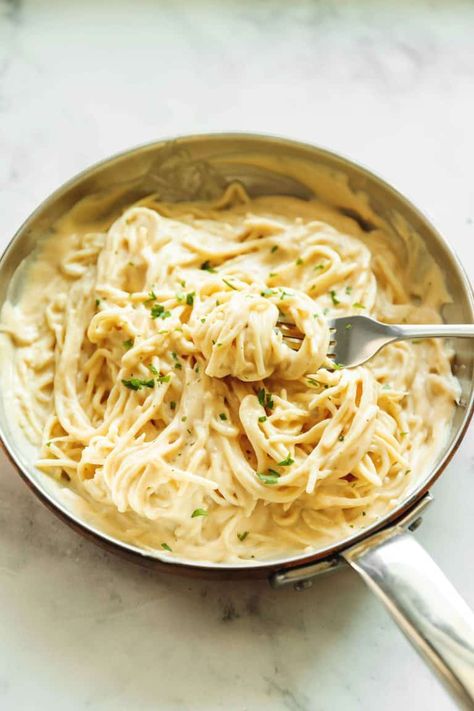 Hearts of Palm Vegetable Pasta with Alfredo Sauce • Low Carb with Jennifer Hearts Of Palm Pasta, Traditional Spaghetti, Keto Chicken Soup, Crockpot Spaghetti, Pasta With Alfredo Sauce, Heart Of Palm, Hearts Of Palm, Meat Free Recipes, Alfredo Sauce Recipe