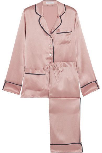 I love this pajamas as clothes trend! Pink Silk Pajamas, Pink Pajama Set, Pink Sleepwear, Pink Pjs, Pink Pajama, Olivia Von Halle, Pyjama Satin, Silk Pajama, Cute Sleepwear