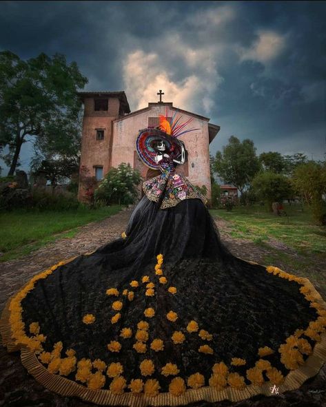 Day of the Dead | October 31st - November 2nd | Autumn | fernandoleonphoto Mexico Culture Art, Catrina Costume, Dia De Los Muertos Decorations Ideas, Mexico Day Of The Dead, Day Of The Dead Art, Mexico Culture, Halloween Makeup Inspiration, Mexican Culture, Halloween Make