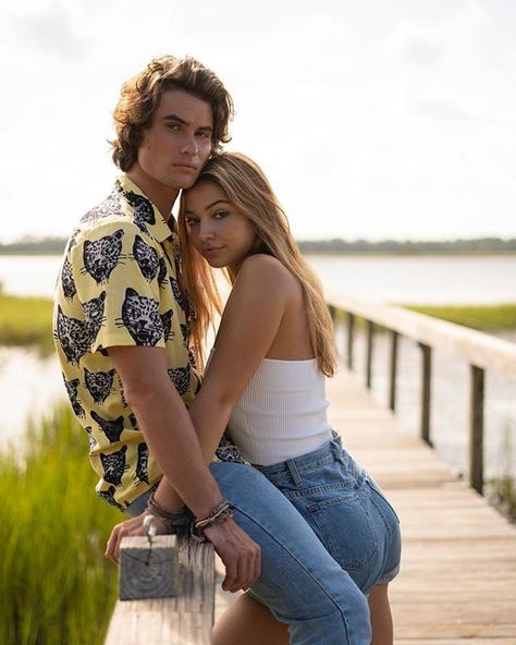 See Chase Stokes and Madelyn Cline's Cutest Pictures | POPSUGAR Celebrity Sarah Johns, Unique Couple Halloween Costumes, Les Pogues, Outer Banks Style, John B, The Pogues, Outer Banks Nc, Kissing Booth, Couple Relationship