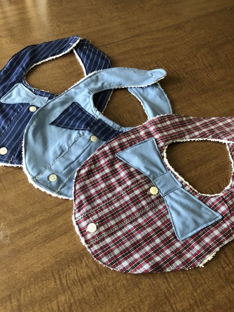 Hand Made Baby Gifts, Diy Bibs Baby, Sewing Patterns Free Baby Boy, Sew Newborn Gifts, Diy Gift For Baby Boy, Hand Sewn Baby Gifts, Sewing Gifts For Baby Boy, Sewing For Baby Boy, Sew Baby Gift