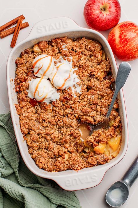 Vegan Apple Crisp - Full of Plants Vegan Apple Crisp Recipe With Oats, Dairy Free Apple Crisp, Apple Crisp Vegan, Vegan Apple Crisp Recipe, Vegan Crisp, Vegan Apple Crumble, Apple Pear Crisp, Apple Crisp Without Oats, Vegan Apple Crisp