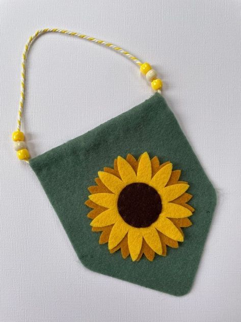 Sunflower Banner, Felt Bunting, Felt Wall Hanging, Flag Hanging, Felt Wall, Bunting Flag, Felt Banner, Banner Flag, Hanging Banner