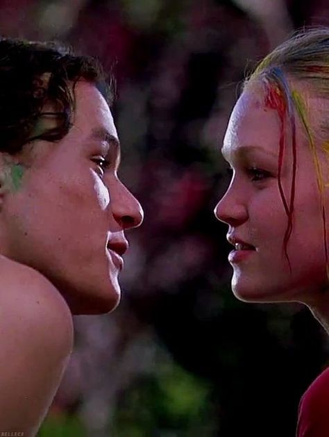 10 Things I Hate About You (1999) - Patrick Verona & Kat Stratford Kat Stratford And Patrick, Kat Stratford And Patrick Verona, Patrick Verona, Kat Stratford, Julia Stiles, 10 Things I Hate About You, 90s Movies, Heath Ledger, Movie Couples