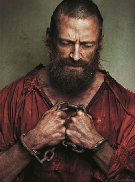 Jean Valjean, played by Hugh Jackman, in “Les Misérables.” Photography by Annie Leibovitz for Vogue November 2012. Hugh Jackman Les Miserables, Les Miserables Movie, Les Miserables 2012, Jean Valjean, 얼굴 드로잉, 2012 Movie, Annie Leibovitz, Victor Hugo, Les Miserables