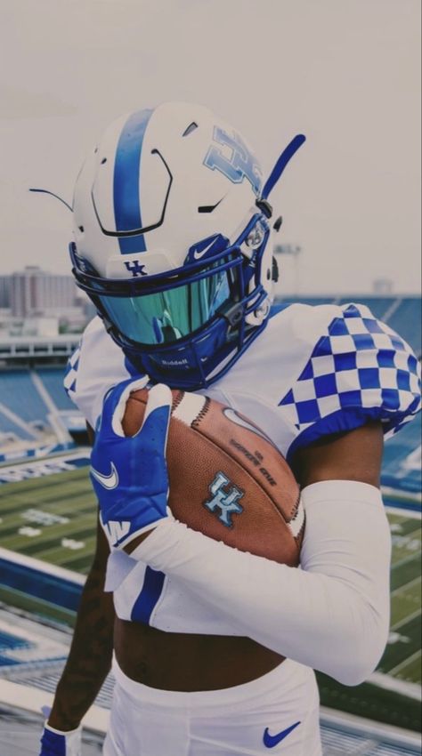 Wide Receiver Wallpaper, Fire Football Pics, Kentucky Football Wallpaper, Nfl Media Day, College Football Media Day Poses, Football Media Day Pictures, Wide Receiver Drip, Football Media Day Poses, Kentucky Outfit