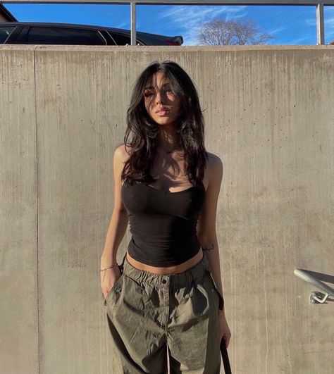 Basic Streetwear Outfit, Taliah Wilson, Corset Fashion Outfits, Basic Streetwear, Fits Aesthetic, Concept Clothing, Model Inspo, Cute Poses, Pretty Selfies