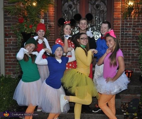 Gang Costumes, Goofy Costume, Mickey Mouse Halloween Costume, Disney Family Costumes, Family Costumes Diy, Sassy Clothes, Community Halloween, 2015 Halloween Costumes, Mickey Mouse Costume