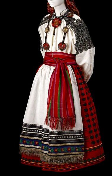 Ukranian Folk Clothes, Russian Traditional Clothing, Russian Dress, Gaun Abad Pertengahan, Russian Clothing, Ethno Style, Mannequin Dress, Folk Clothing, Russian Folk