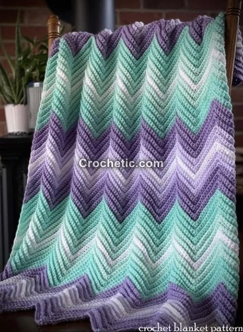 Crochet Afghan Color Schemes, Crochet Bedspread Pattern Free, Cow Cardigan, Free Crochet Top Patterns, Chevron Crochet Blanket, Quick Crochet Blanket, Crochet Ripple Afghan Pattern, Chevron Crochet Blanket Pattern, Crochet Blanket Colors