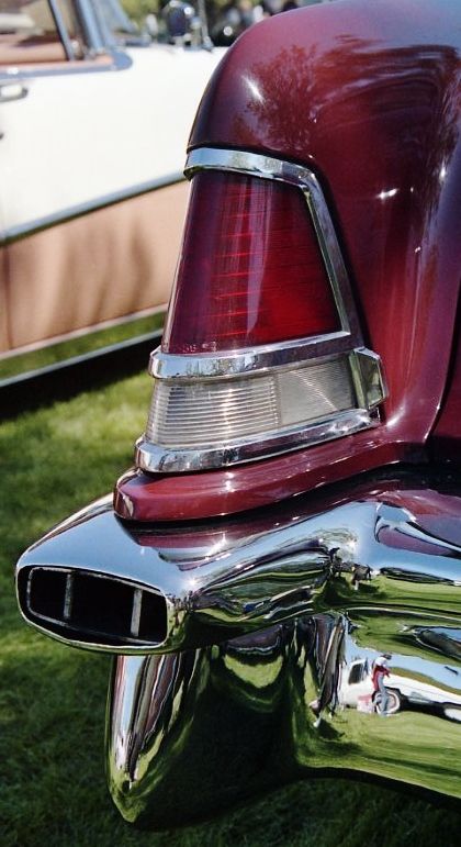 1957 Lincoln Continental Mark II tail fin.  Photography by David E. Nelson Rat Rods, Lincoln Cars, Hood Ornaments, Lincoln Continental, American Classic Cars, Ford Classic Cars, Hot Rod, Car Photography, Automotive Art