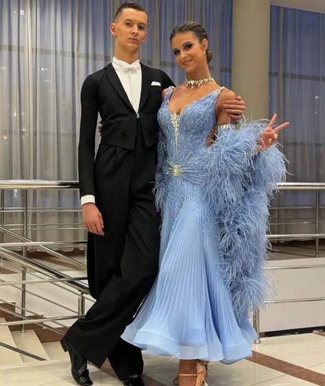 Ballroom Dance Outfits Practice, Ballroom Outfit, Ballroom Dress Inspiration, Ballroom Standard Dress, Ballroom Competition Dress, Ballroom Dance Competition Dress, Ballroom Hair, Ballroom Competition, Ballroom Dancer