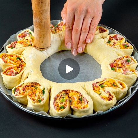 Appetizing Tv Recipes, Appetizer Recipes Videos, Queso Appetizers, Italian Finger Foods, Potluck Appetizers, Appetizing Tv, Charcuterie Appetizers, Sandwhich Recipes, Fancy Appetizers