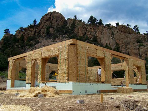 Straw Bale House Construction, Strawbale House, Mountain Mansion, Straw Bale Building, Earth Houses, Straw Bale Construction, Cob Building, Earth House, Straw Bale House